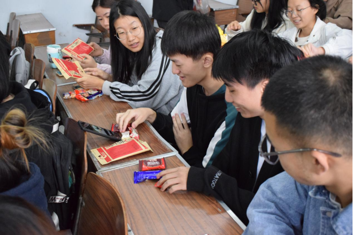 一点青春气，千里快哉风