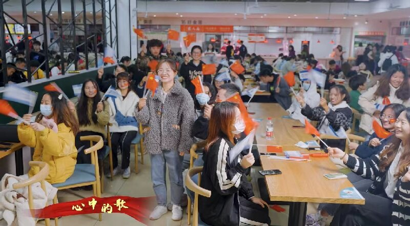 同唱一首歌 共叙民族情：学校开展多民族学生合唱快闪活动