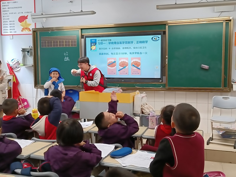 口腔宣教进校园,窝沟封闭助健康