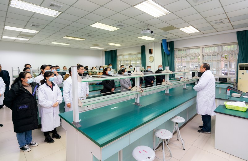 学校开展2022年“实验室安全月”系列活动