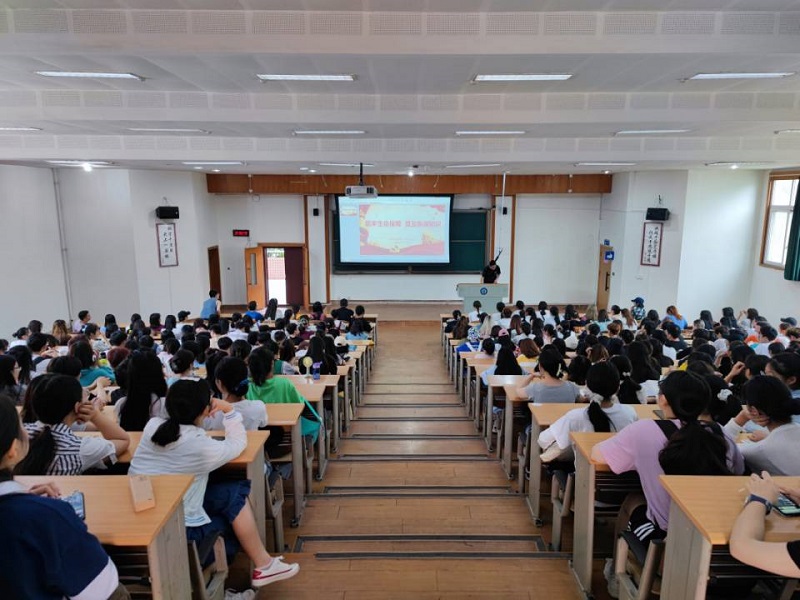 中西医临床医学系开展“筑牢生命保障,普及社保知识”专题讲座