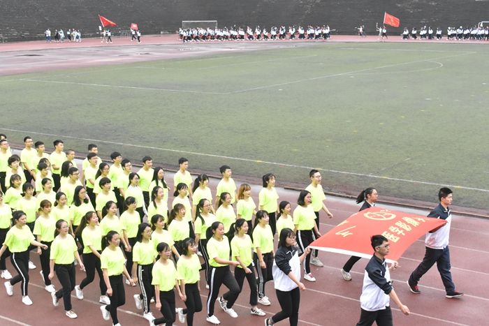 我院学子在第十四届春季校运动会中再创佳绩