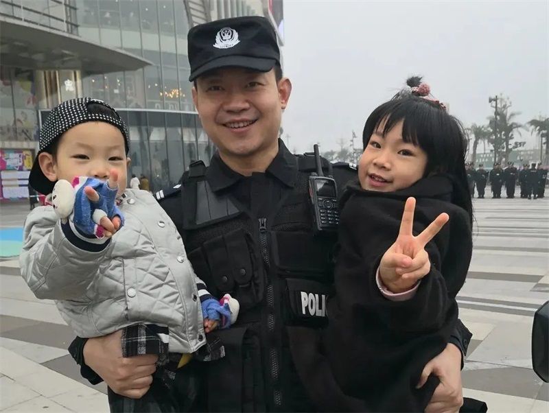 川北之星|与爱共成长 警徽背后的大美师者