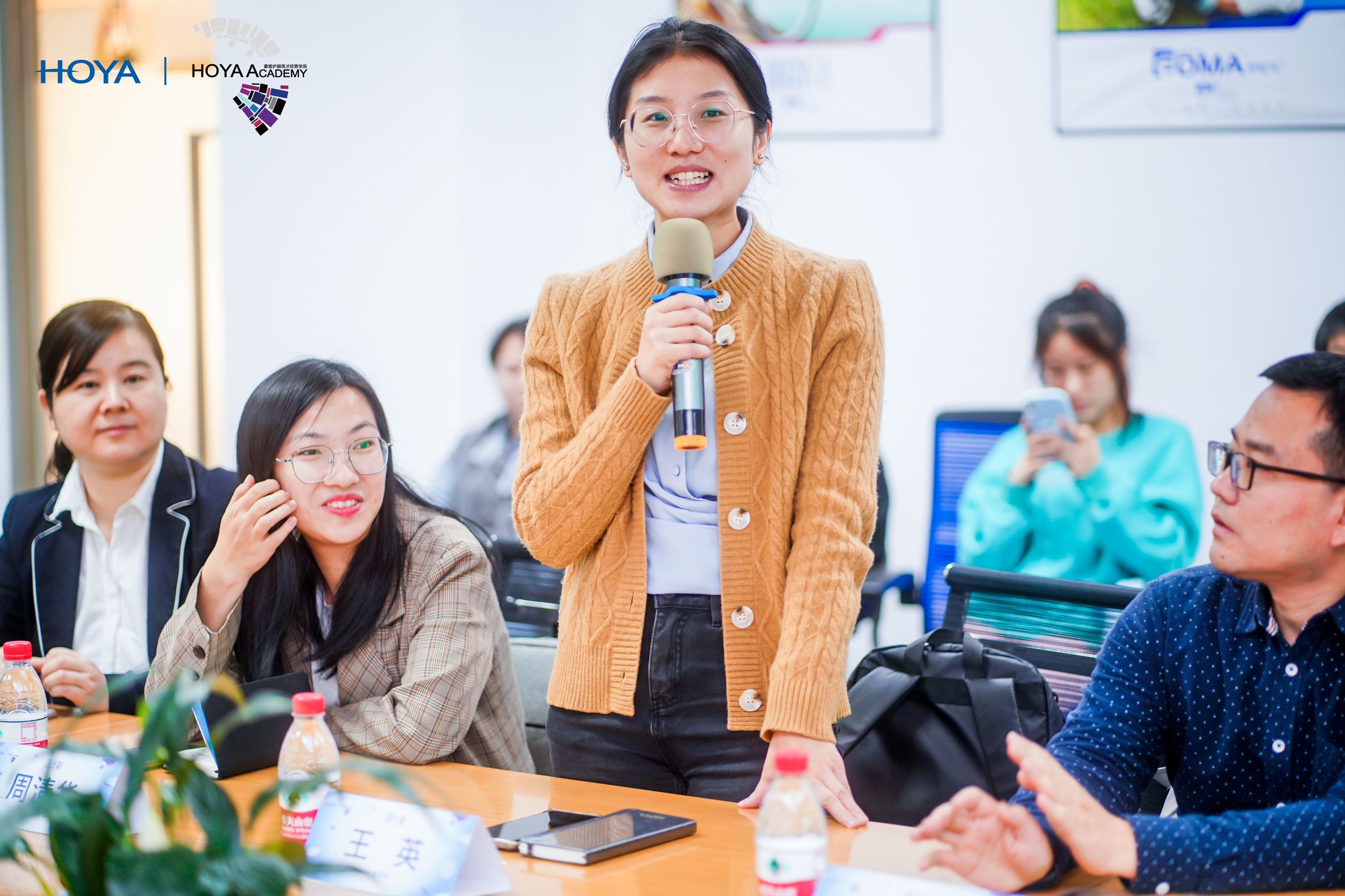 眼视光医学院派师生代表实地参观访问校企合作企业