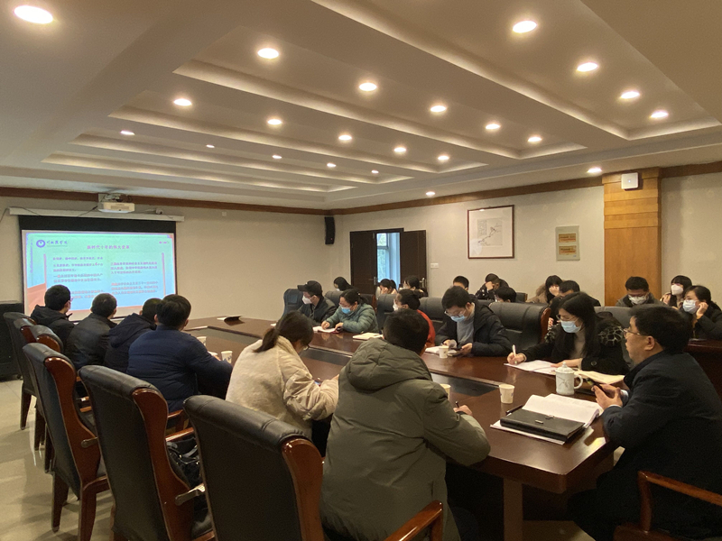 校领导为联系院系深入宣讲党的二十大精神