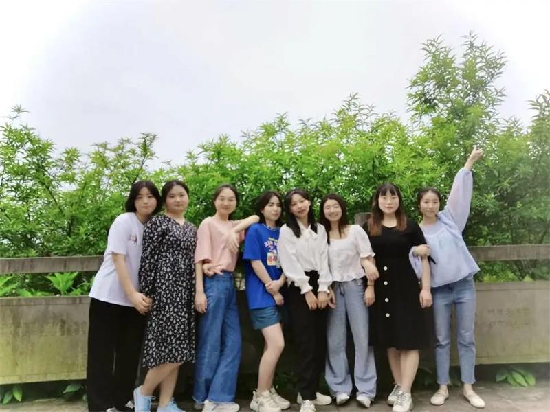 毕业季故事①｜“学霸实习寝室”：奋斗为底友情增彩