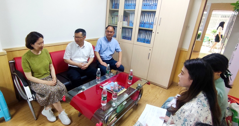 校领导带队赴商贸幼儿园、涪江路小学调研