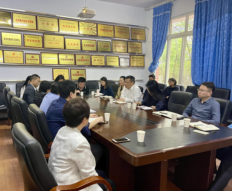 校领导带队赴护理学院开展调研