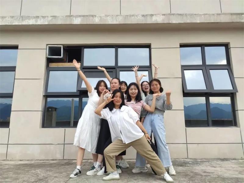 毕业季故事①｜“学霸实习寝室”：奋斗为底友情增彩