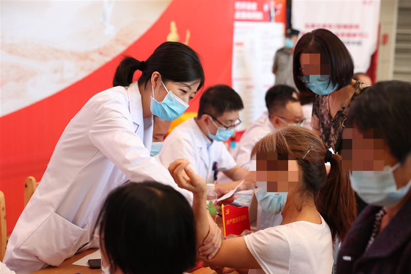 “医”心向党喜迎国庆——我校附属医院举行“我为群众办实事”义诊科普“线下+线上”活动