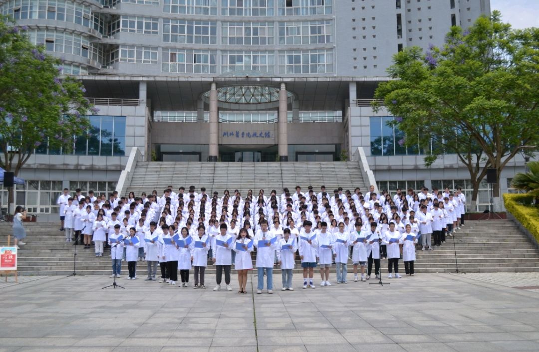 图书档案馆举办“时代召唤青年，青年创造未来”主题闪读活动