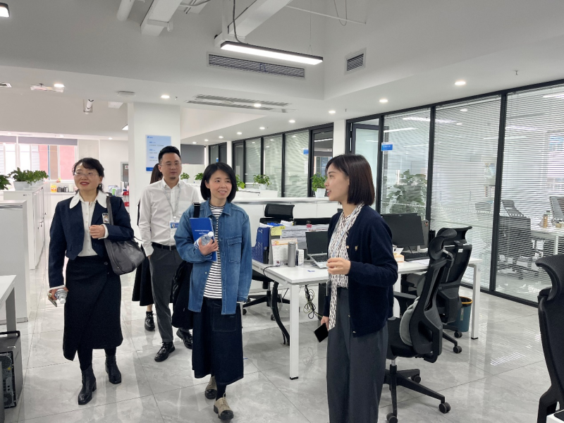 学校领导带队参加“春风拓岗,就在成渝”——成渝地区双城经济圈高校联合访企拓岗暨校企对接活动