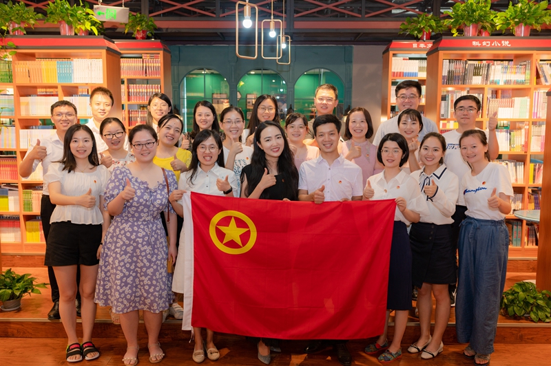 校团委举行“闻书香•享阅读‘青悦’”读书会