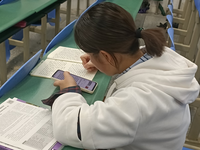 眼视光学系开设“移动教室”