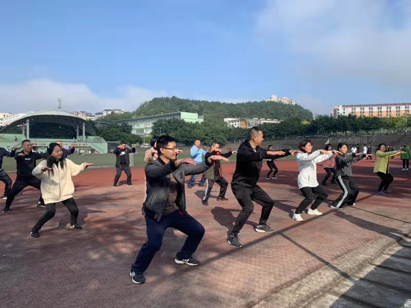 机关三分工会开展素质拓展活动