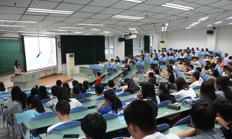 医学影像学院举办创新创业系列讲座