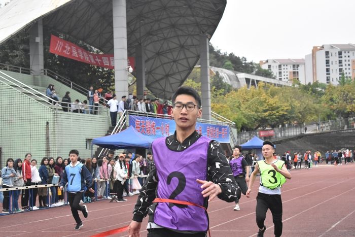 我院学子在第十四届春季校运动会中再创佳绩