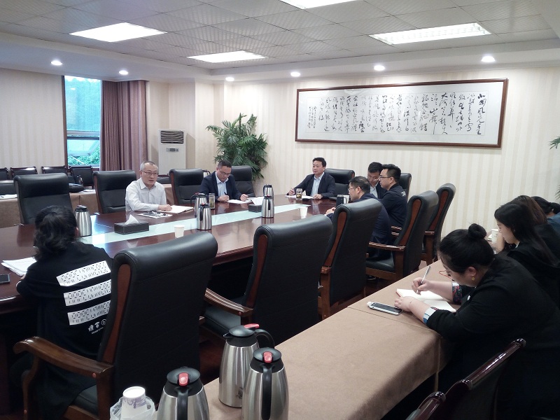 杜勇校长带队对发展规划处进行中期检查