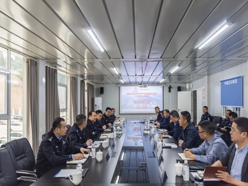 市公安局周拿云一行来校指导新区建设安全稳定工作