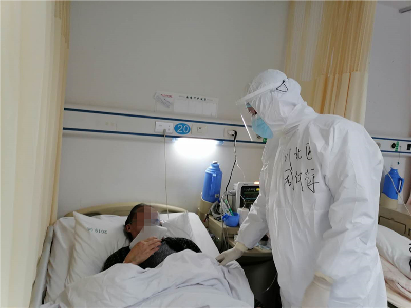 向最美奋斗者致敬！我系教师周仲辉荣获“四川省先进工作者”称号