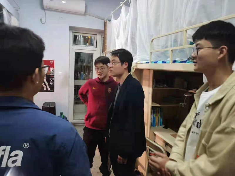 建卫生安全宿舍，促校园文明建设