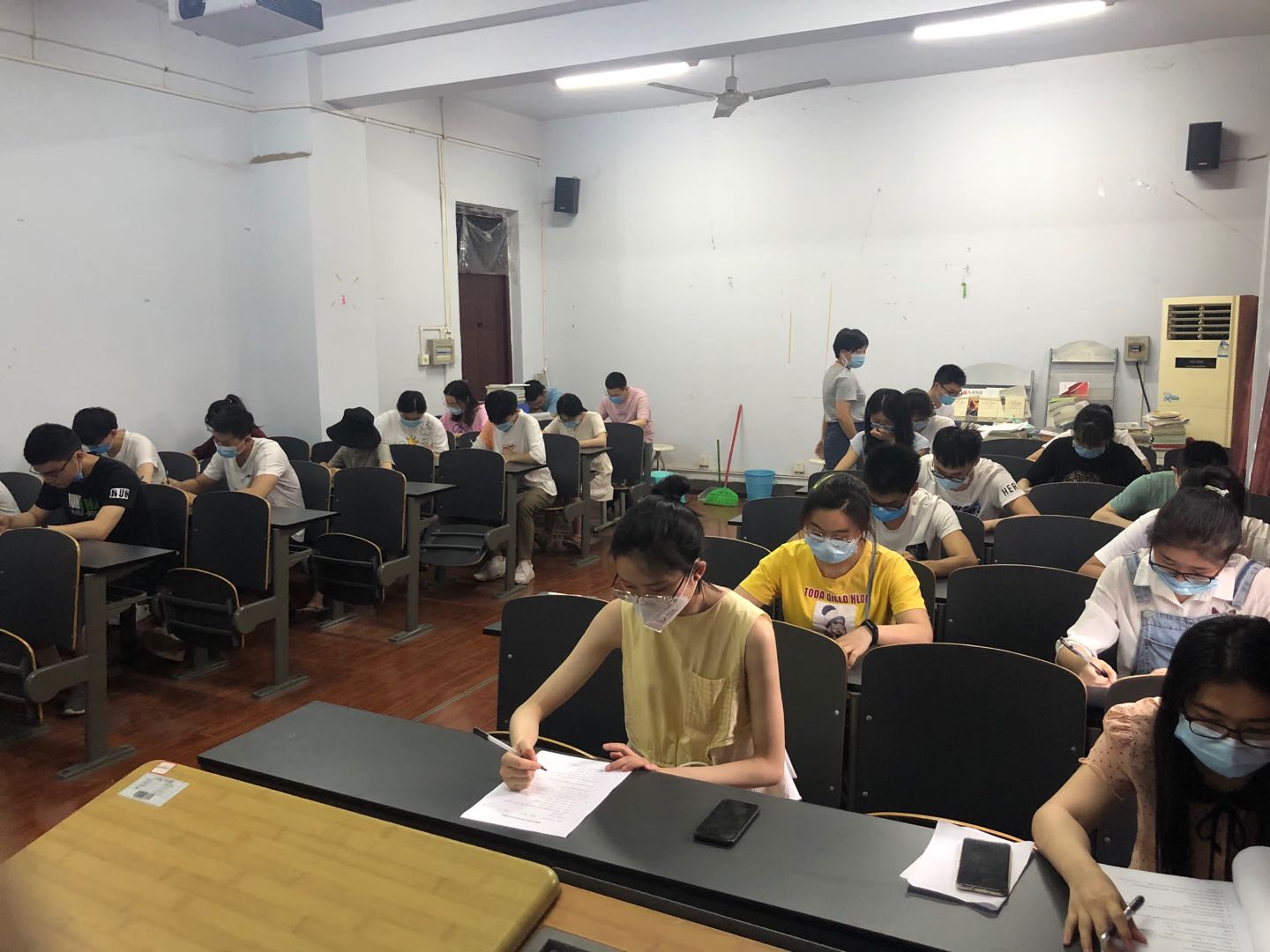 麻醉学系对附属医院返岗实习生进行入科前防疫培训
