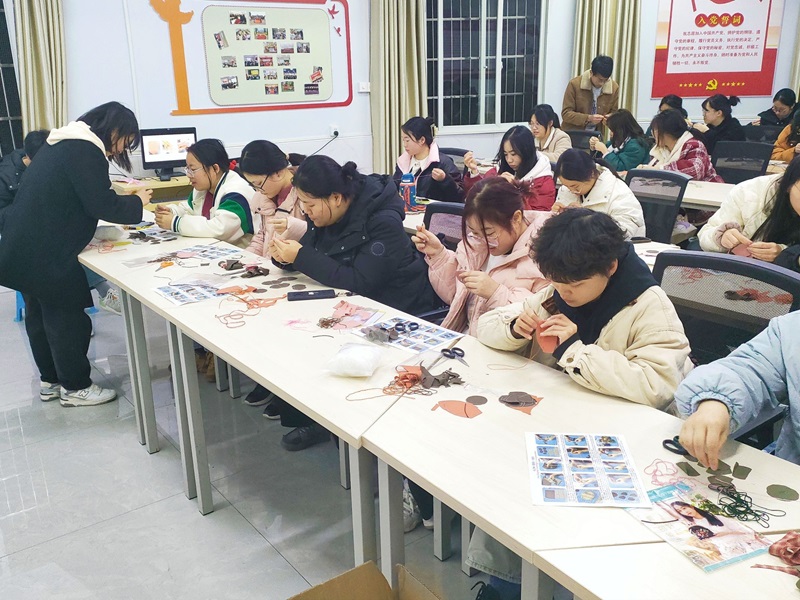 药学院开展“三八”妇女节系列活动