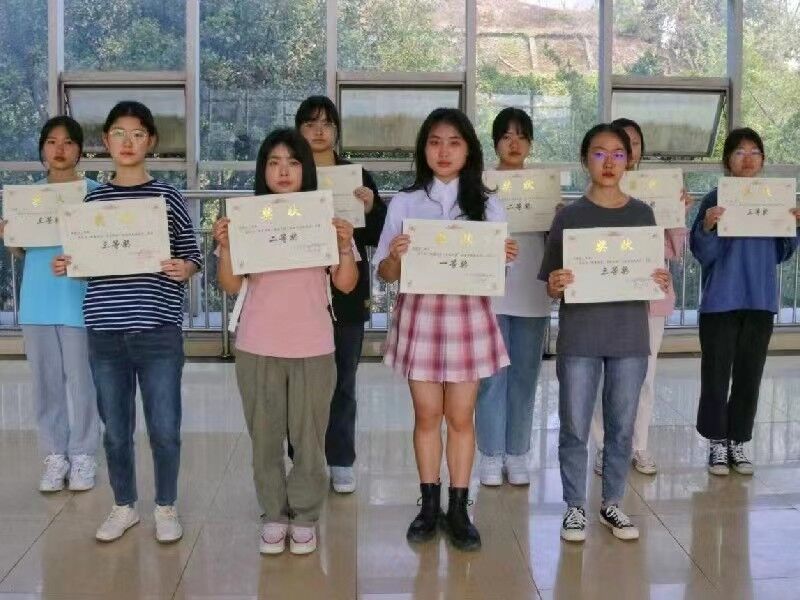 临床医学院学生工作党总支开展手帐作息表设计比赛