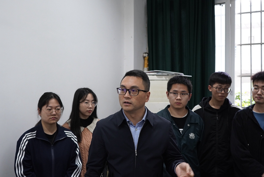 党委宣传部深入学生中开展“我为群众办实事”调研活动