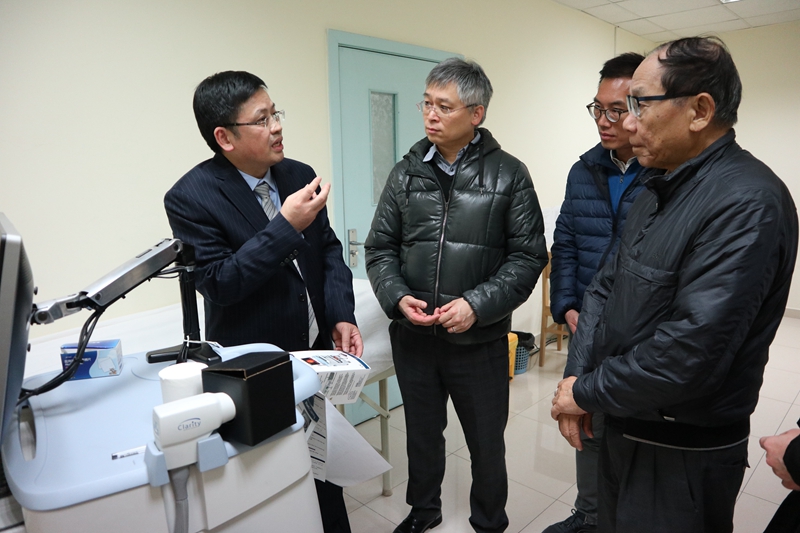 香港理工大学眼科视光学院院长杜嗣河教授一行来校交流访问