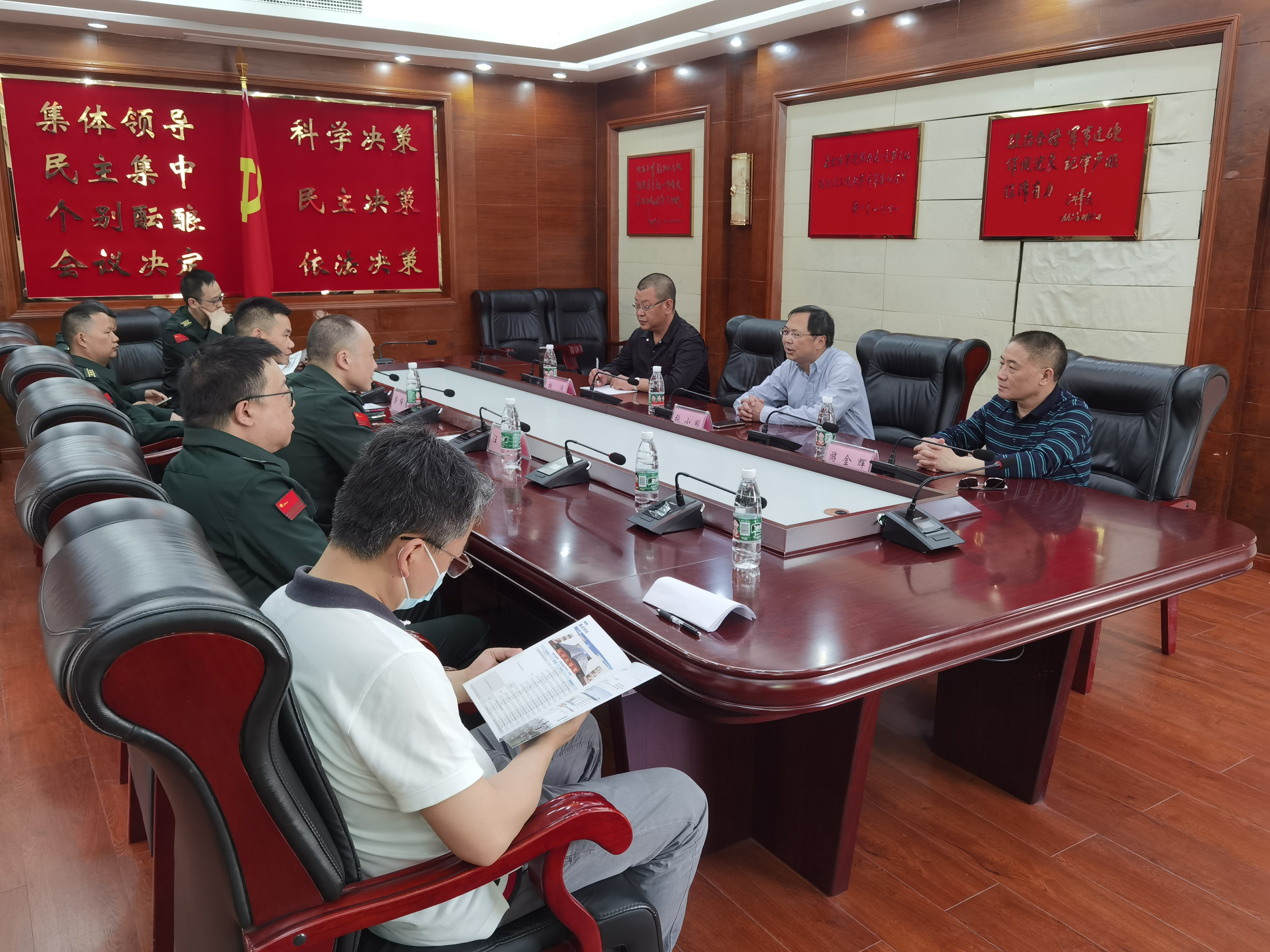 校领导带队访企拓岗促就业