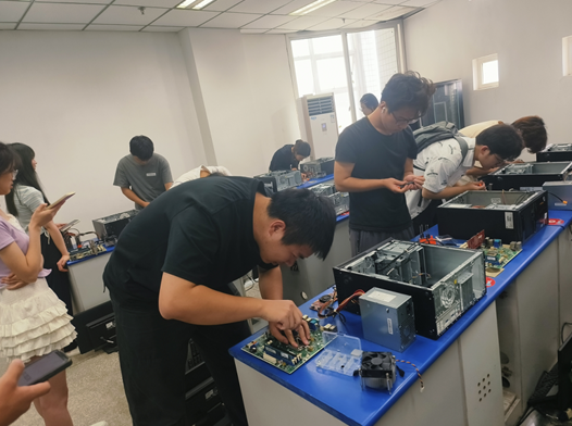 第二届大学生网络信息文化节圆满落幕