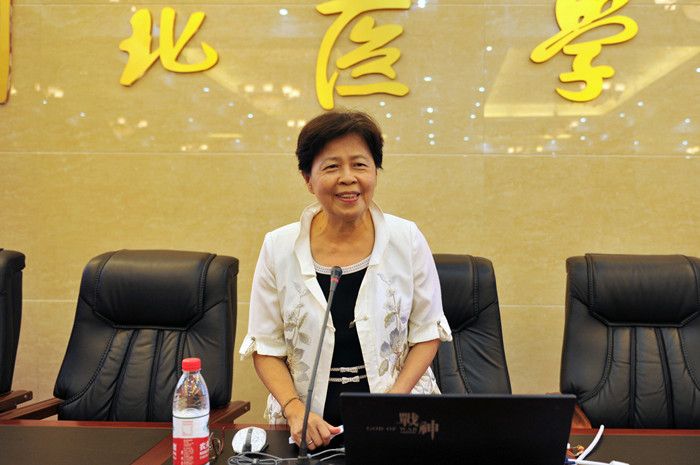 医学人文专题学术讲座“医生也医死”在我校成功举办