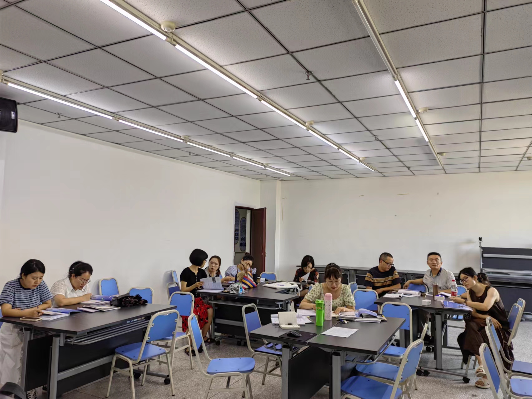 大学英语第二教研室召开新学期教学准备工作会