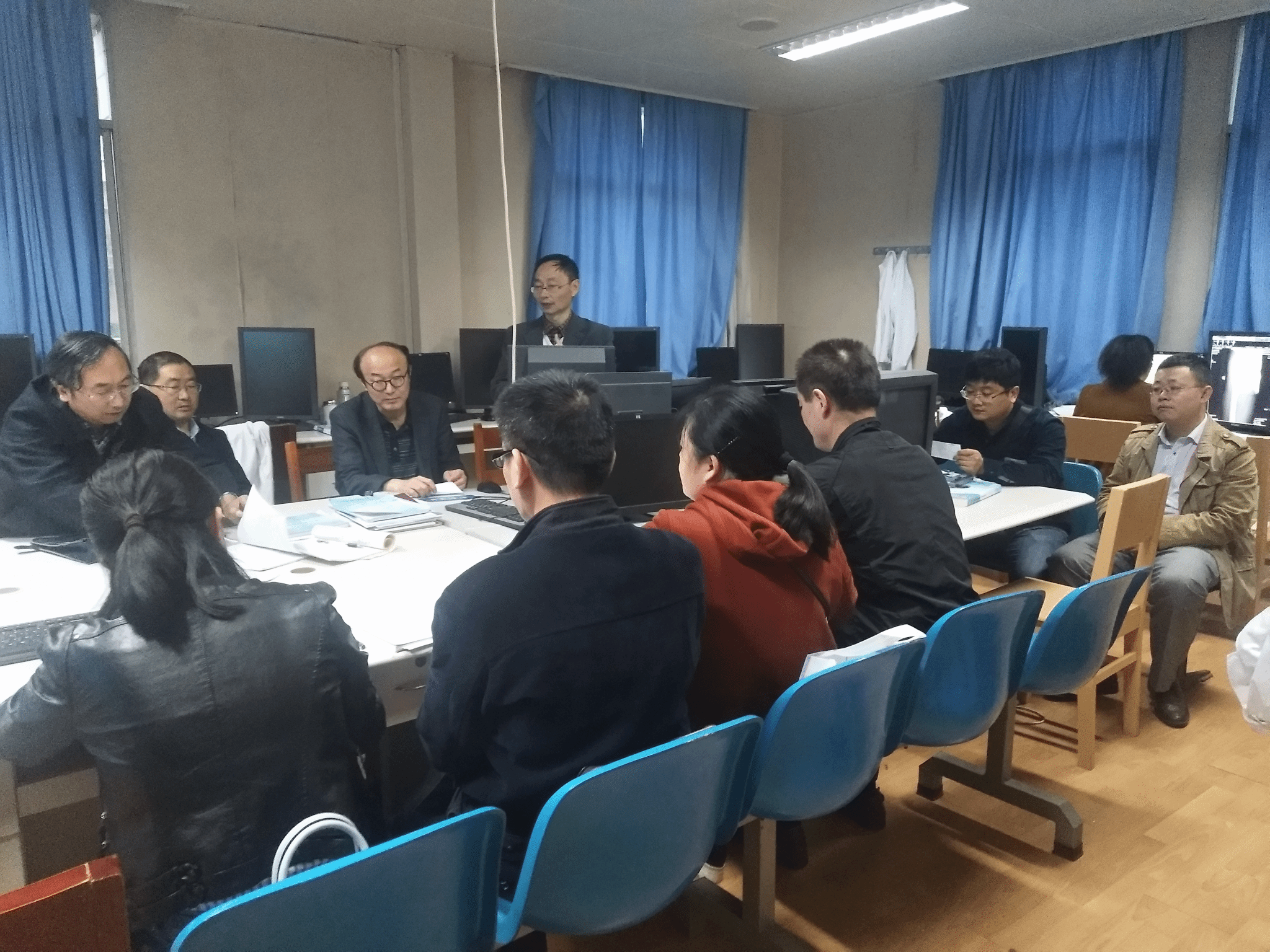 高质量准备《医学影像学》理论课及实验课教学，迎接临床医学专业认证 放射诊断教研室教师集体备课纪实