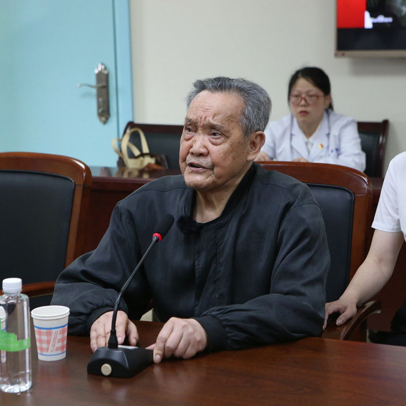 英雄精神入血脉，立足岗位建新功 ——志愿军老战士为附属医院青年医护工作者讲“微党课”