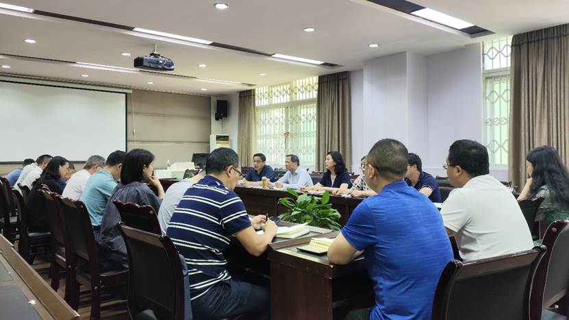 校领导带队深入院系开展主题教育调查研究