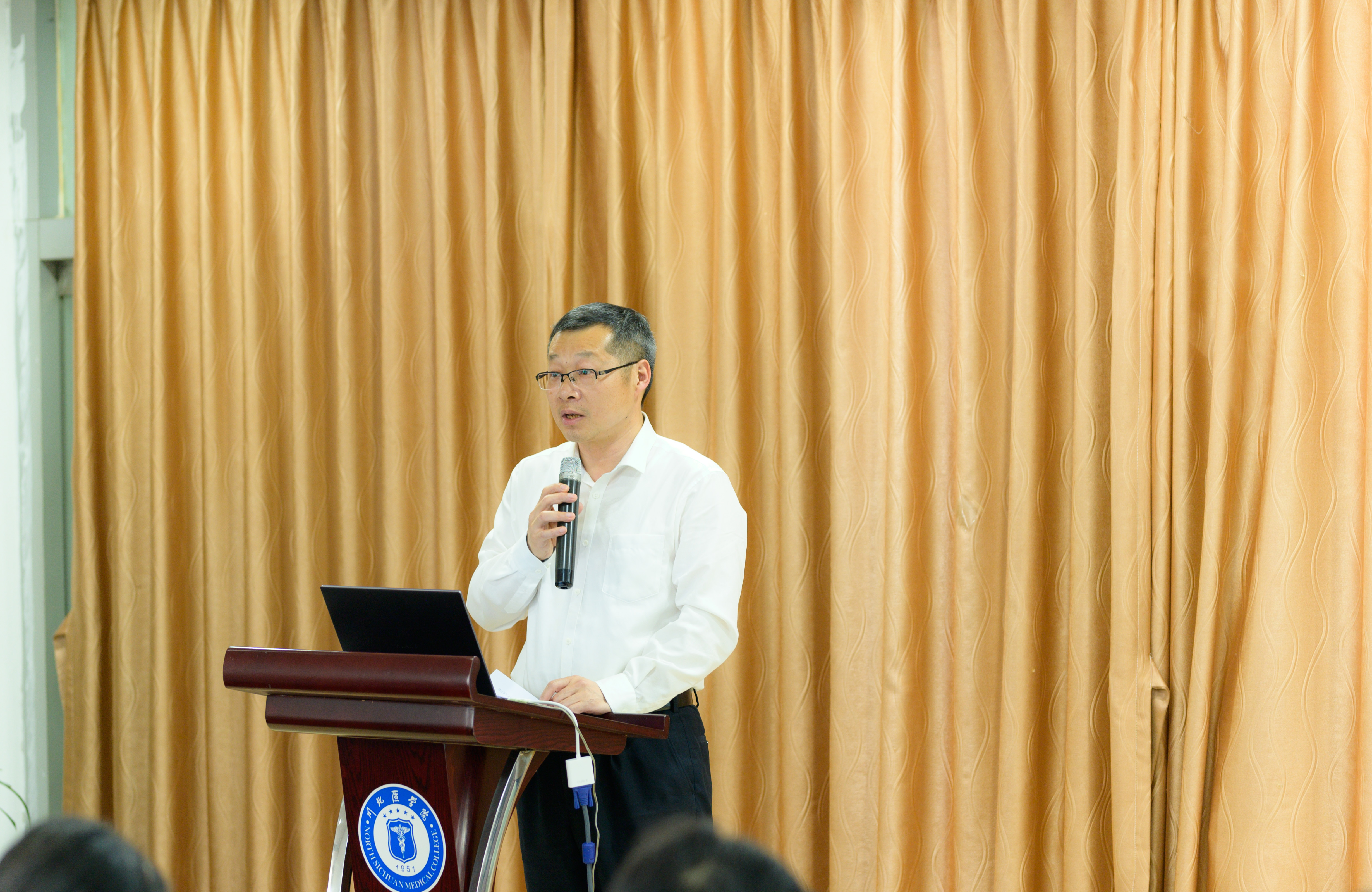 学校医林卓越奖学金颁发仪式成功举行