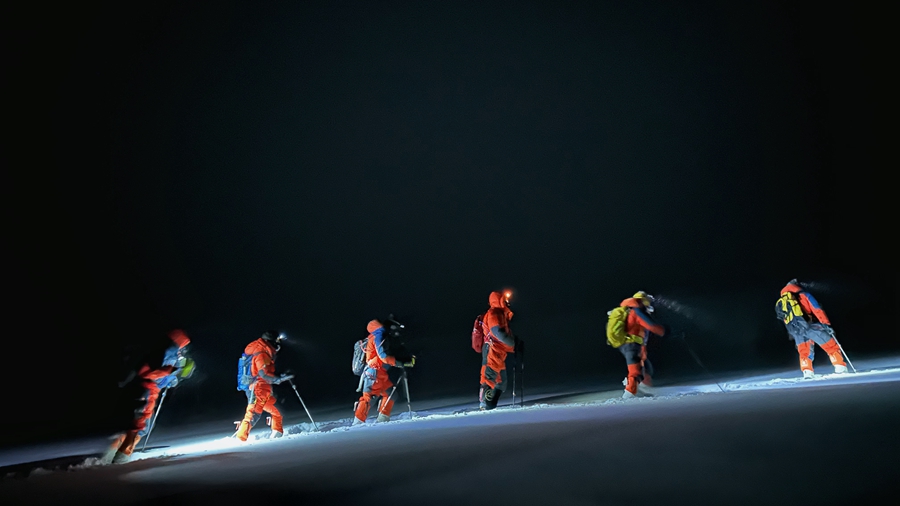 7546米！我校教师无氧登顶！