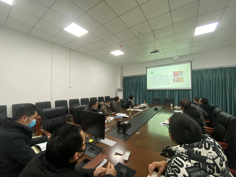 后勤管理处召开托管经营食堂年终考核评议