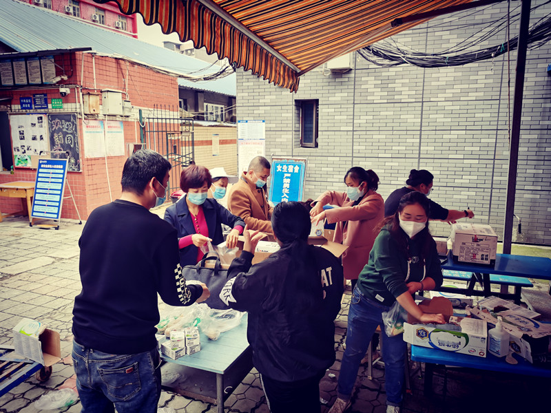 校领导检查学生返校后各项管理及服务保障工作