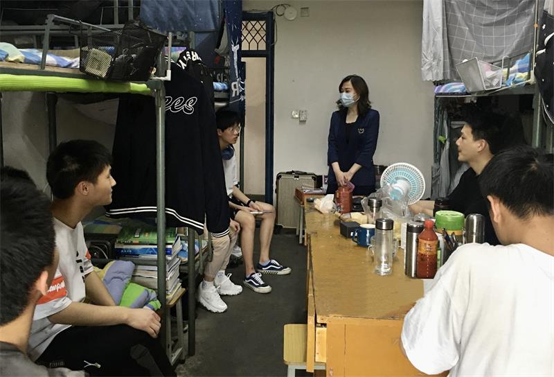 医学检验系开展寝室疫情防控与安全检查走访活动