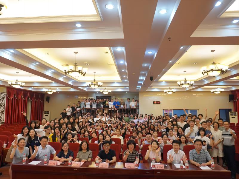 校领导参加检验医学院2024届毕业生欢送会