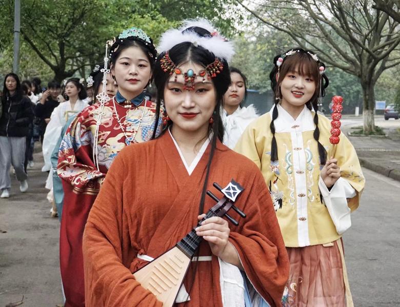 【多协会】“昭昭银月,汉魂不朽”汉服出行日