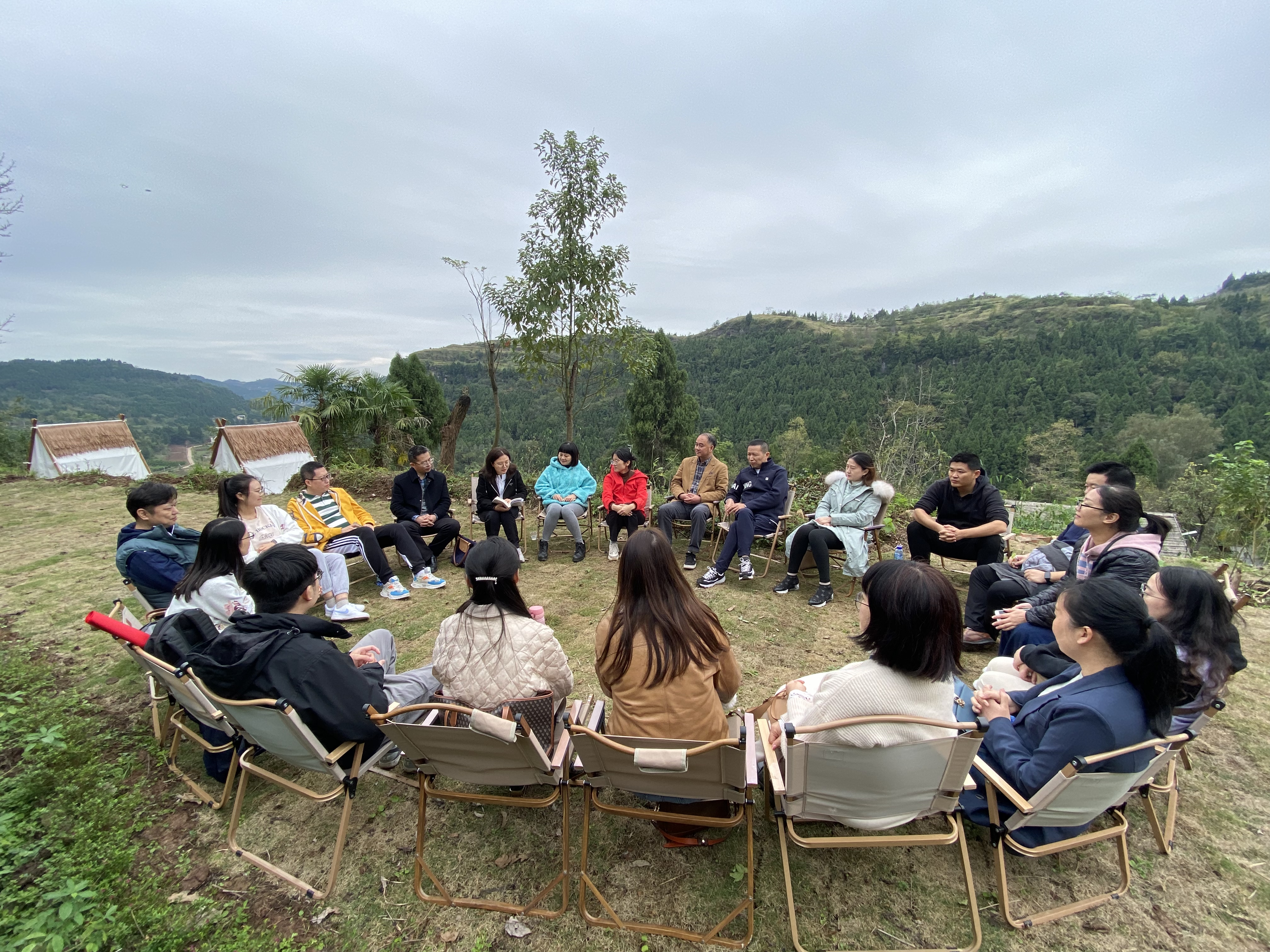 学校机关党委第八党支部联合眼视光医学院教师党支部赴张澜故居开展主题党日活动