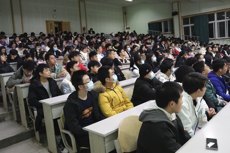 杜勇为医学影像学院师生讲形势与政策课