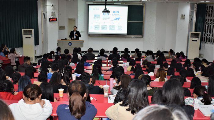 我院举办“未来已来——人工智能与影像医学变革”学术讲座