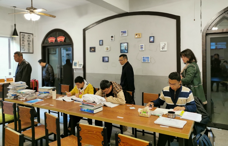学校领导带队开展全校学生公寓安全检查