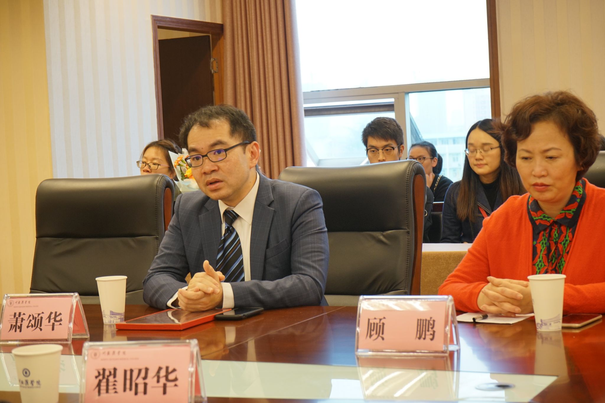 学校聘任香港大学李萧颂华教授为客座教授