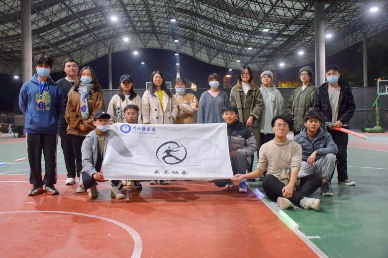 【武术协会】荧光夜跑唤醒活力